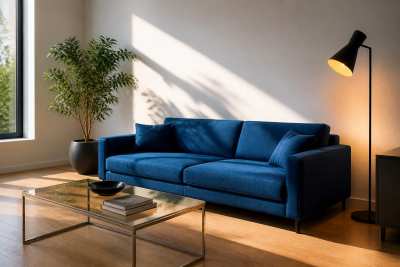Sala minimalista em luz cinematográfica