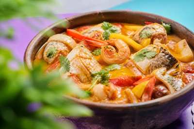 Prato de moqueca em foto gastronômica