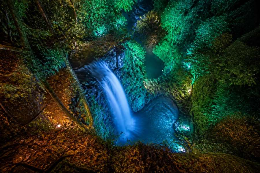 Cachoeira na mata atlantica