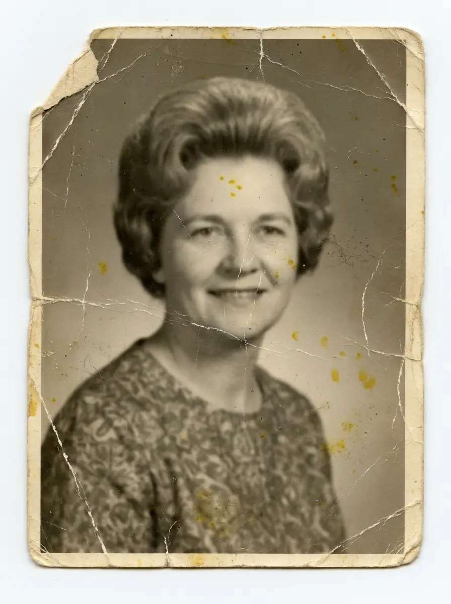 Antes — Restaurar e melhorar uma foto antiga